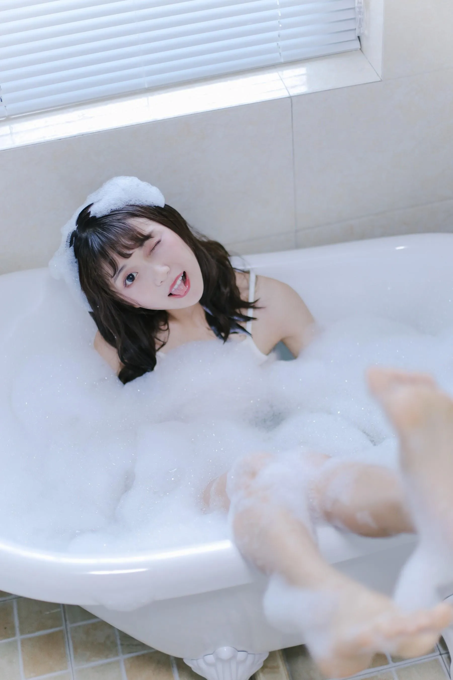 [YITUYU艺图语]2022.08.25 牛奶泡泡浴 一条鱼尾 [27P]插图4